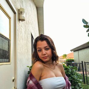 Meet your Posher, Isabella